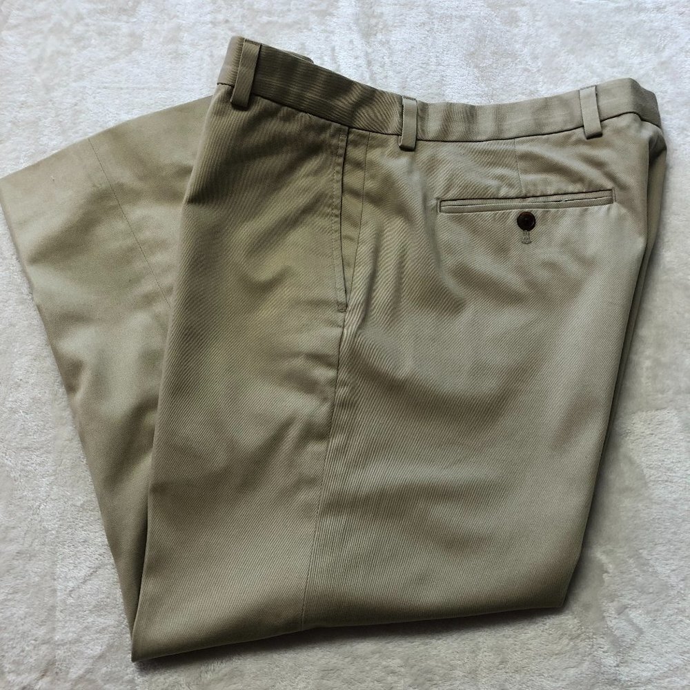 Nwot Eddie Bauer Wrinkle Free Classic Fit Taupe Khaki Pants Size 34 x 30 (28")